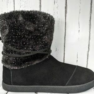 TOMS Nepal Boots Black Suede Metallic Faux Fur Lining Boots Youth size 2